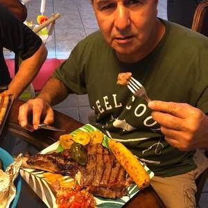 Meet your Posher, Javier